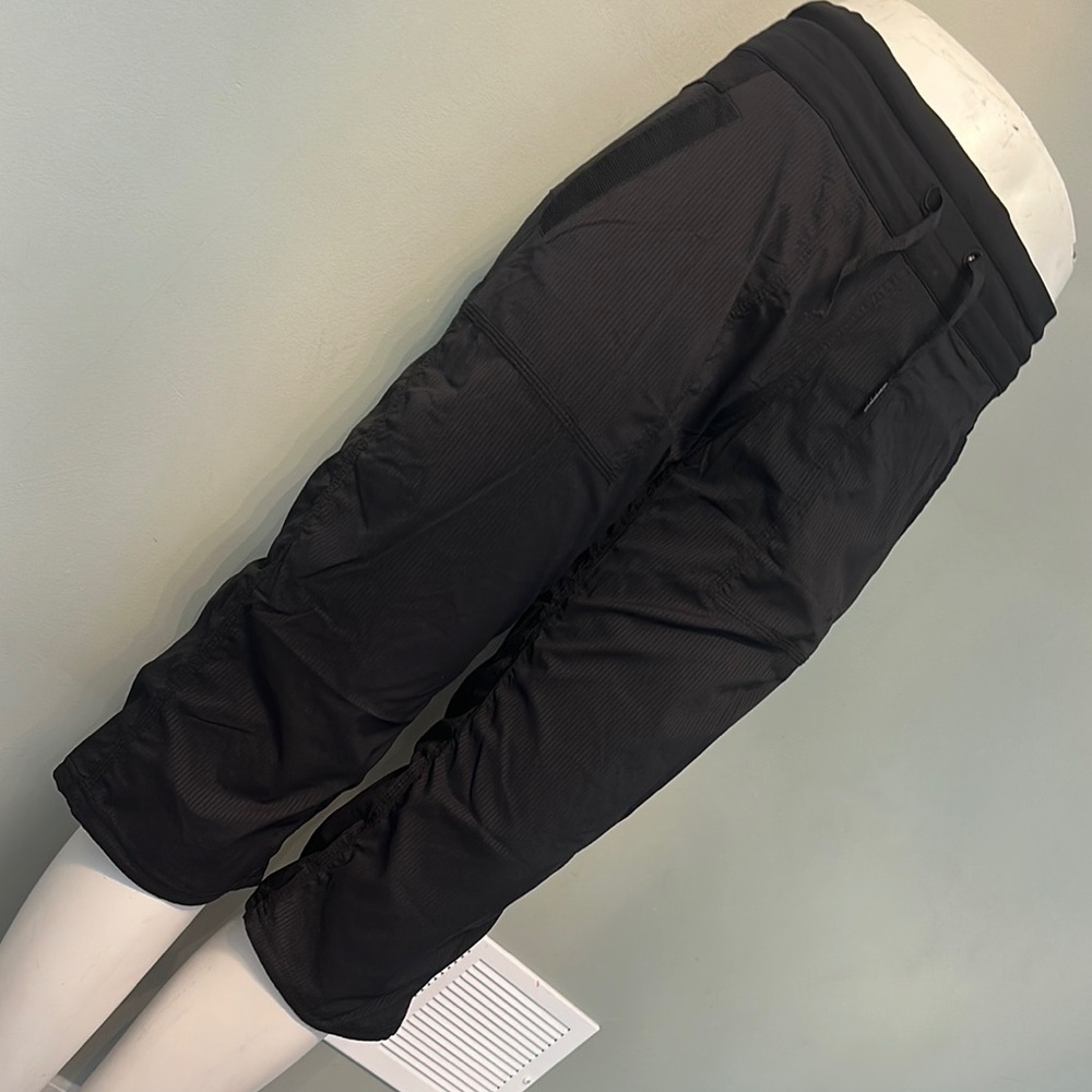 Lululemon women’s Studio Capris